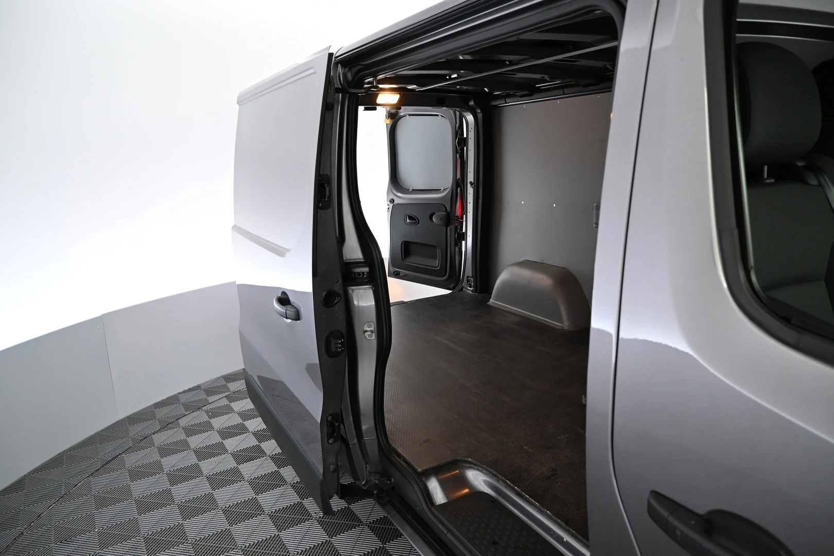 Car Image - 2ROwZRV0trG4fnq54RjjtP