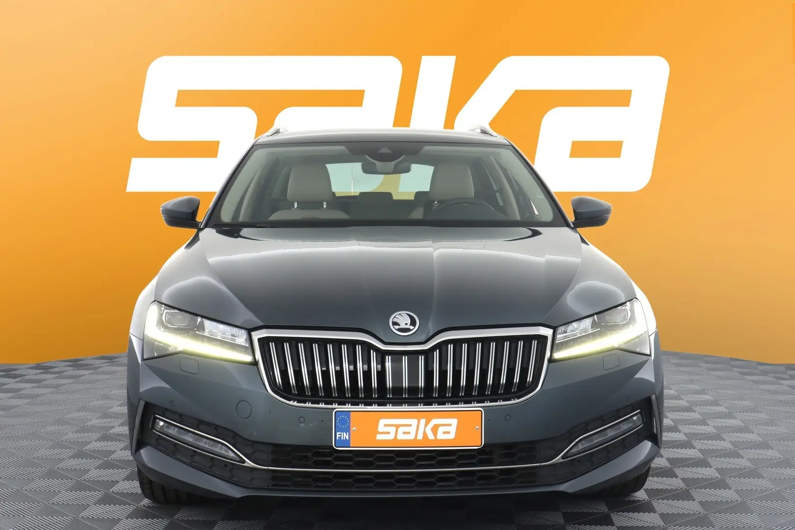Car Image - 6O9FaZmGEMut87tKHAc1zl