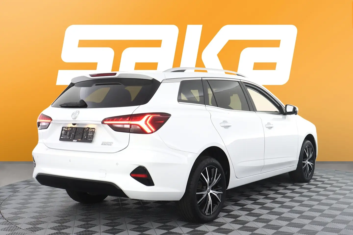 Car Image - 3ep1j7HUc3a6TjGtDh9c3I