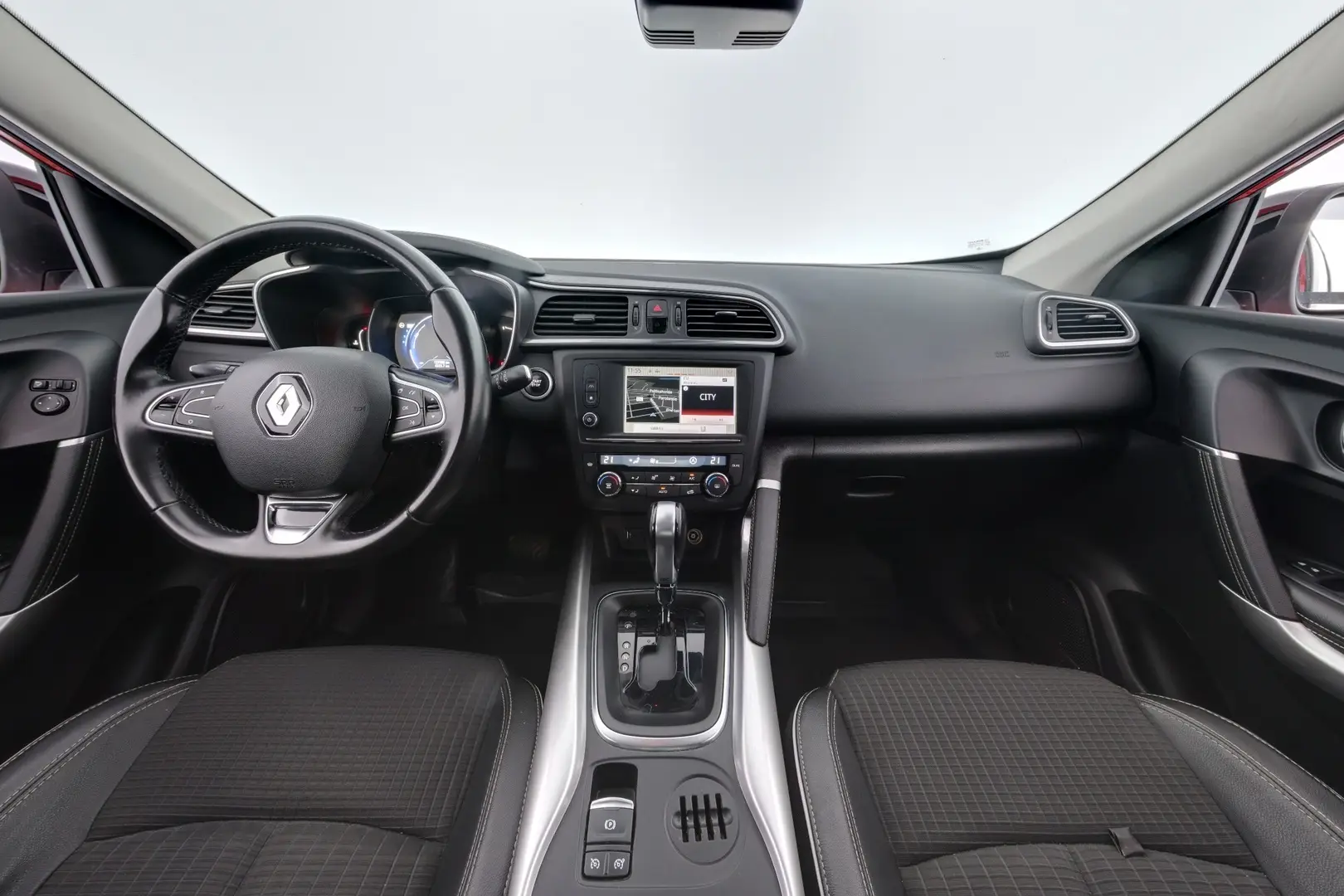 Car Image - 46jN0kBdXzrwwAGIuE90i0