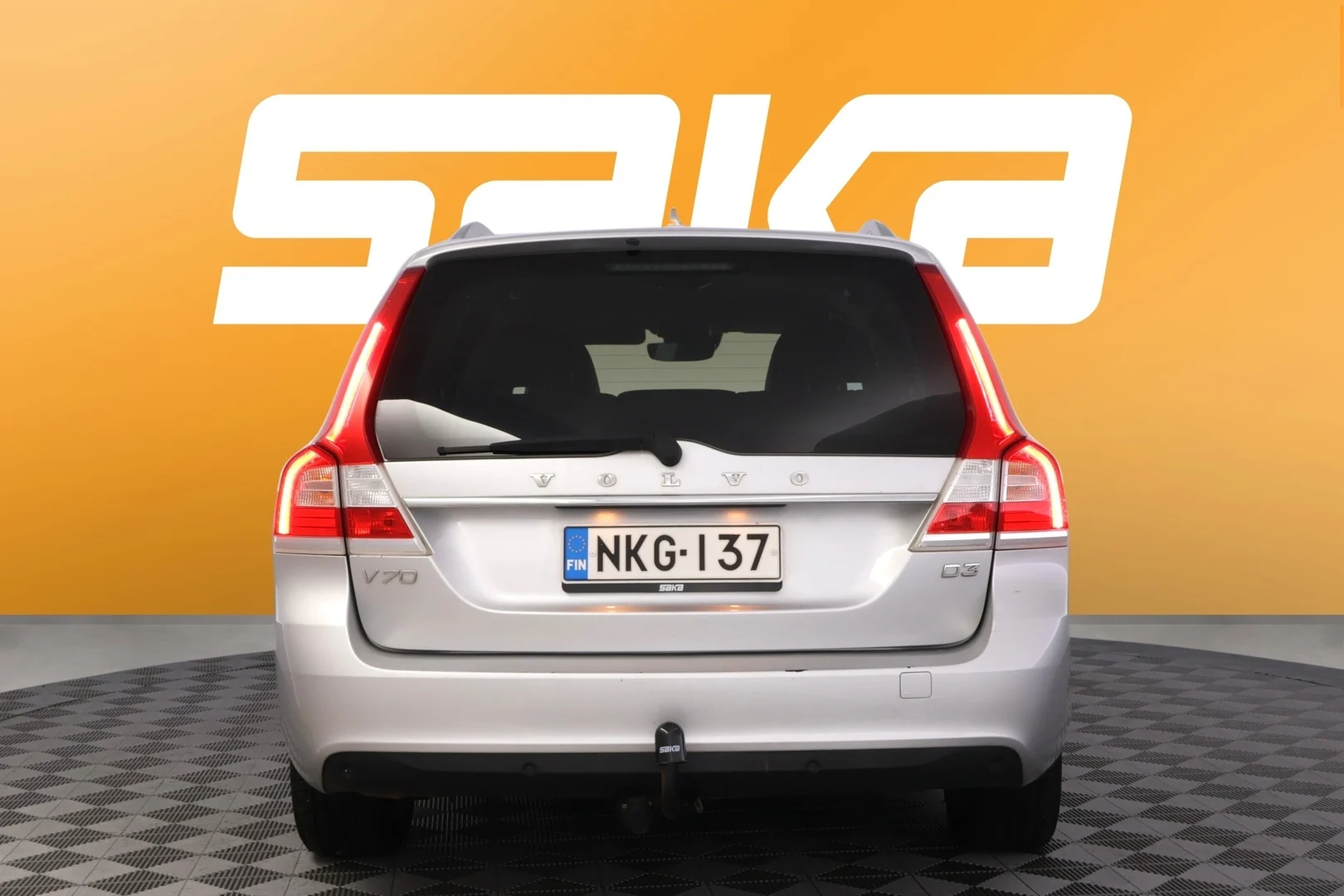 Car Image - LXFimpg26jtVZYLR9XgpQ