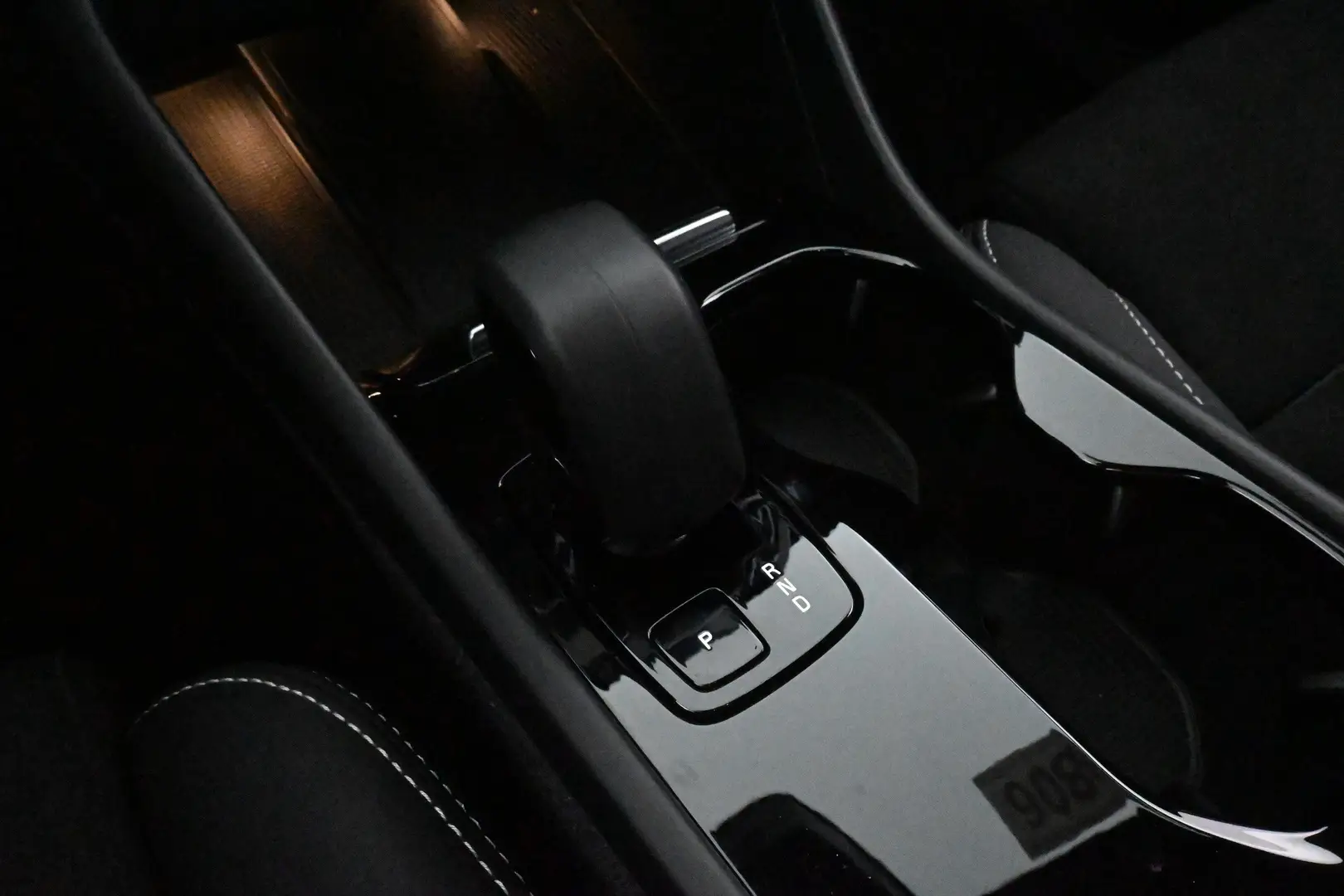 Car Image - 21mVevpF2ycLdU1Axkq1Yf