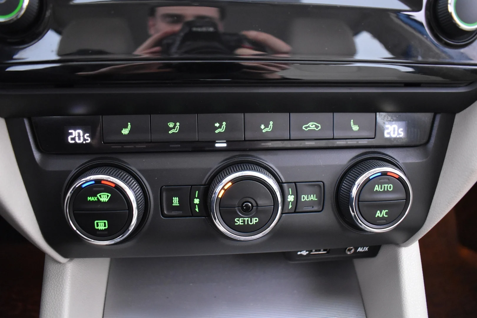 Car Image - 1YcPP6LFXDmxRB0YGDuGXX