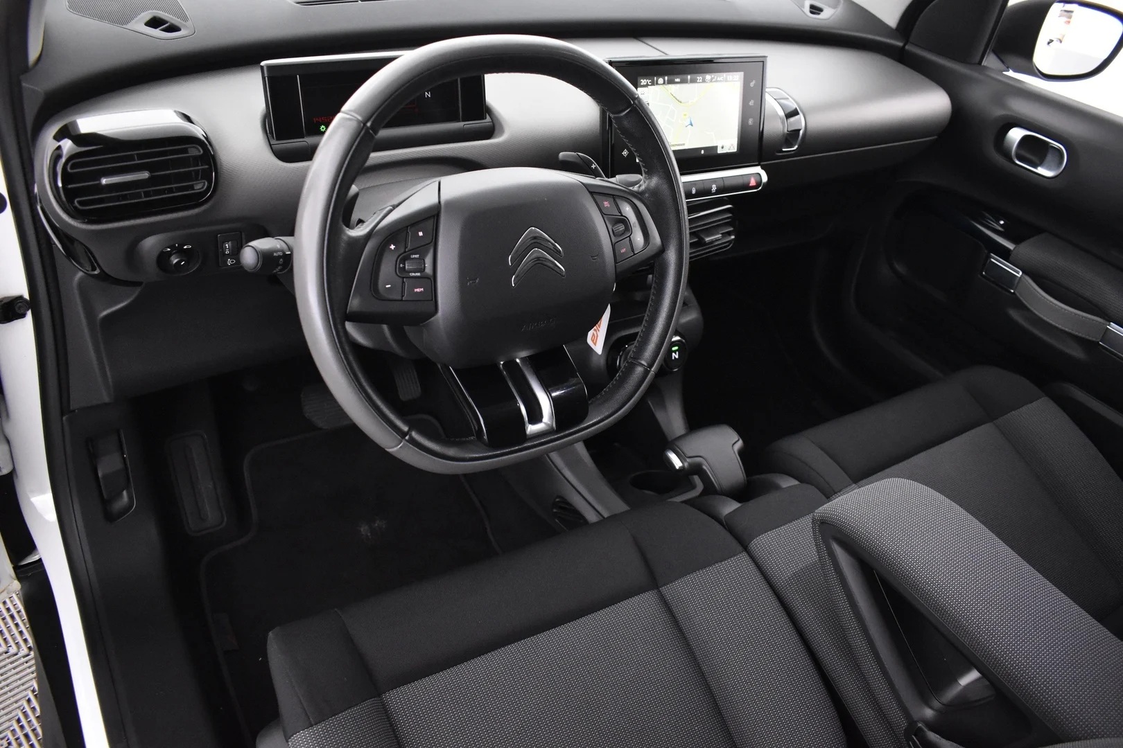 Car Image - 3HRVWVoz4CinsuNXtWA17I