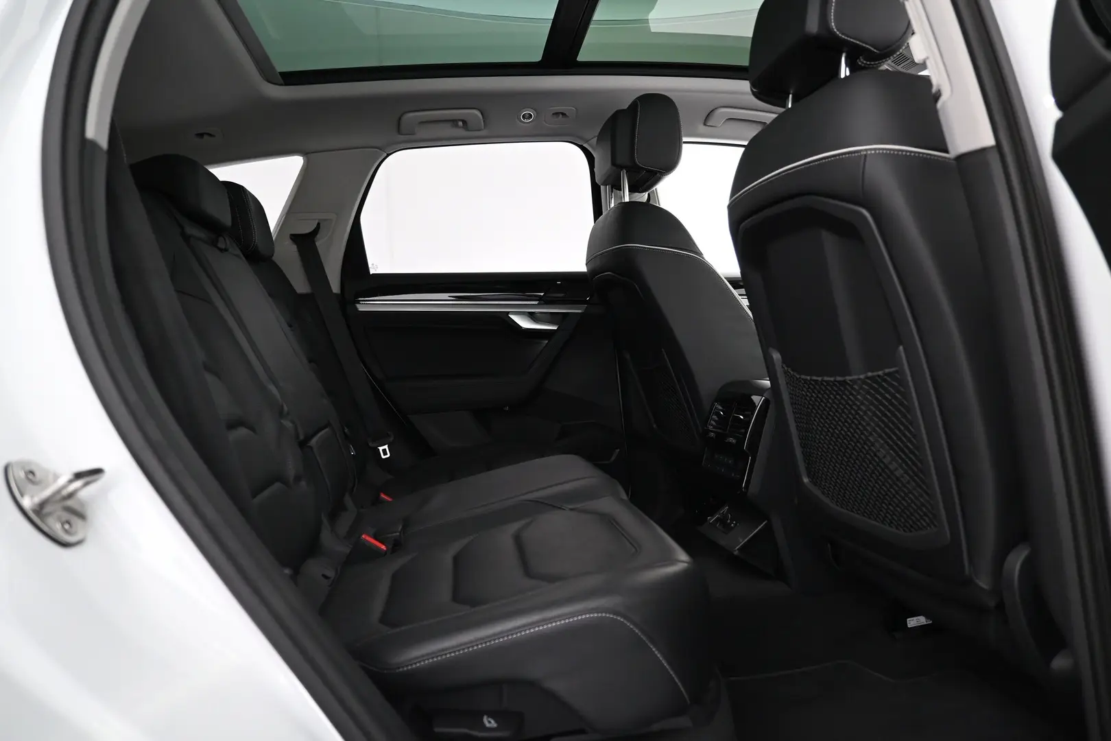 Car Image - 5IUb6rdutDkBEK2sGv5Fec