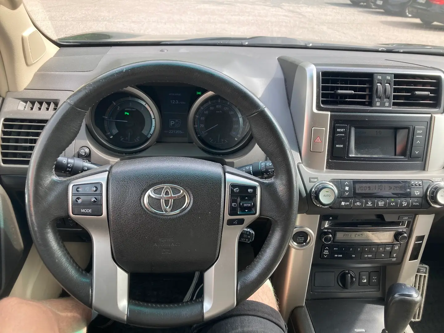 Car Image - 5M5YdG0PzylyqLbdGWuZsi