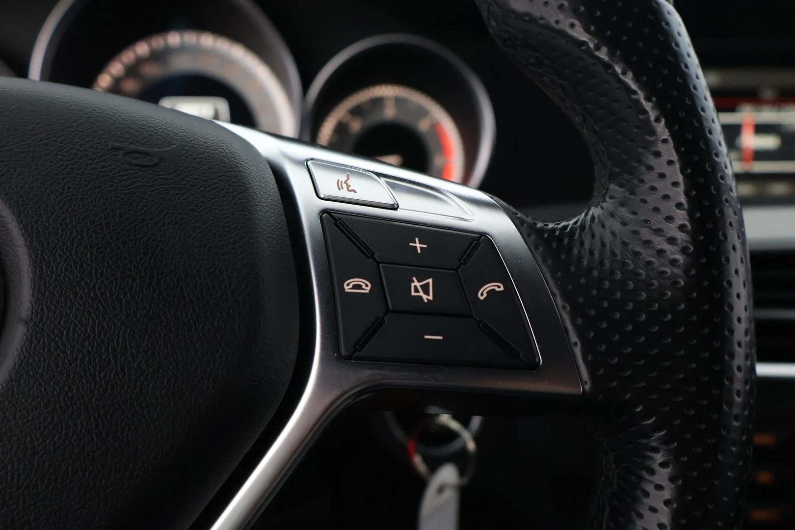 Car Image - 6Msgr33g3BvlRlzsiGsVC3