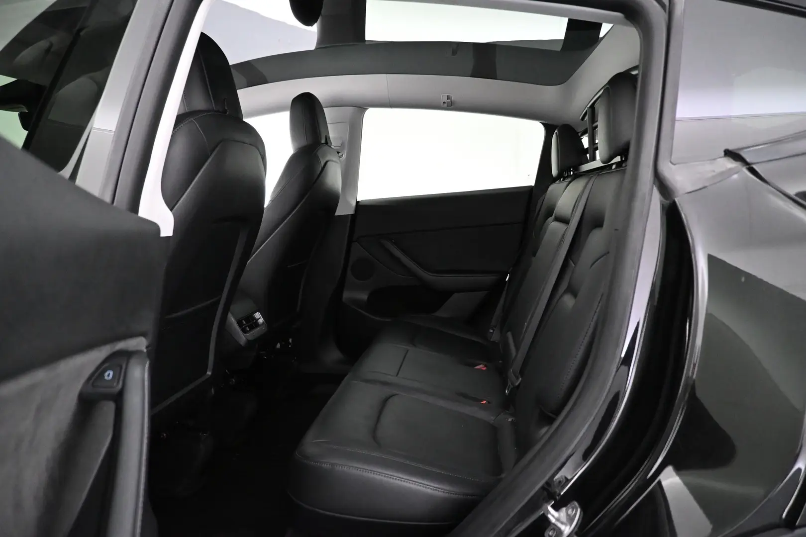 Car Image - 4wEhpALRdFjsyyXur4eTyR