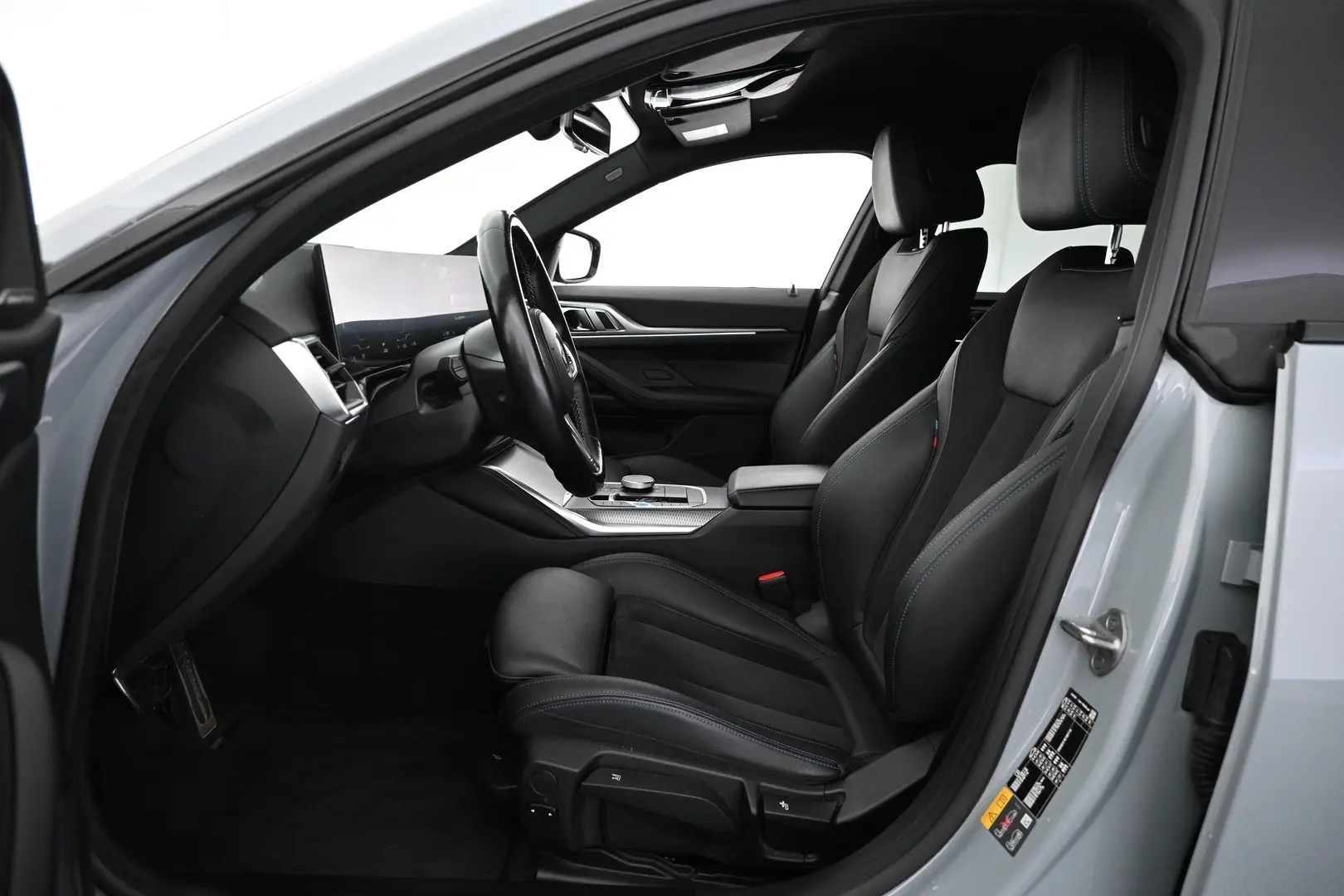 Car Image - 19UYJc9TFAEf7pSRHPe5FQ