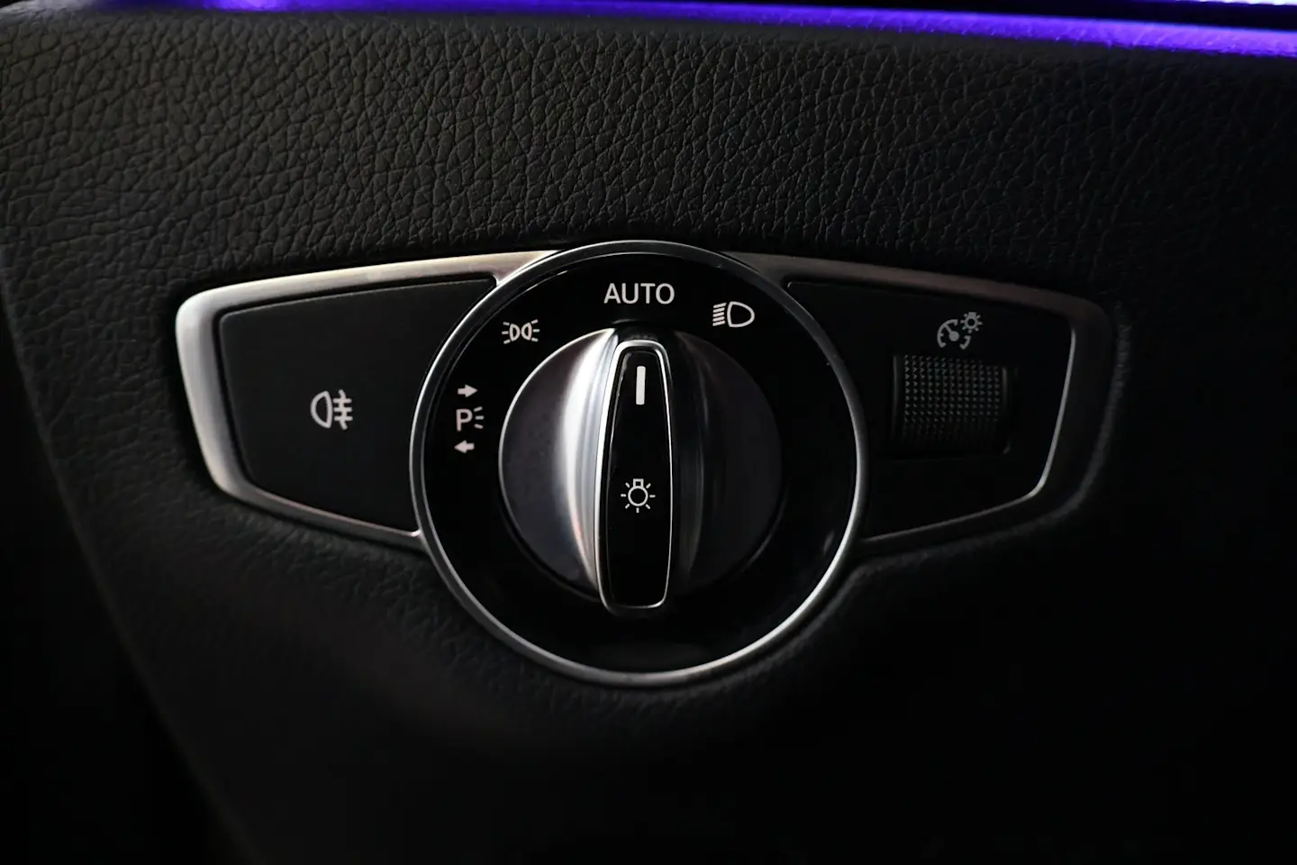 Car Image - 3At1xLI17HEMU9o2kACbUG