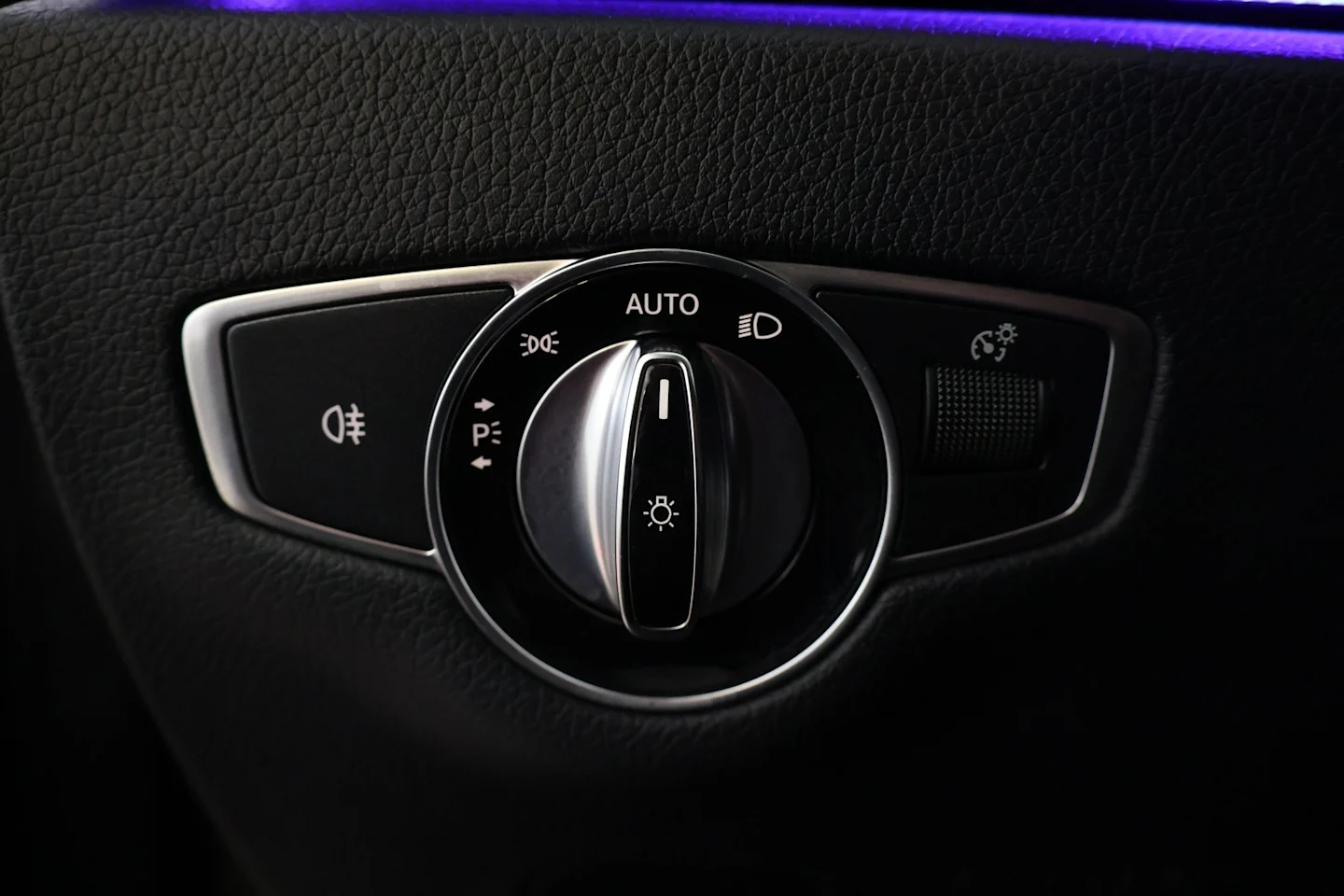 Car Image - 3At1xLI17HEMU9o2kACbUG