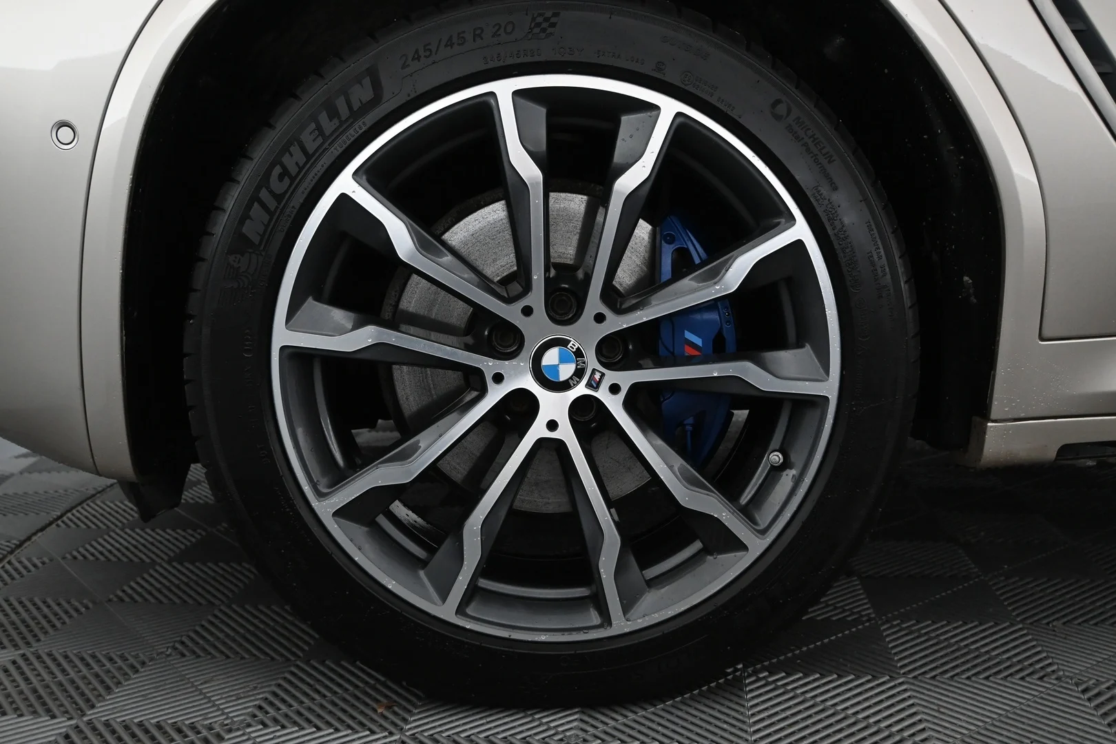 Car Image - 5Bp7GrCrsoJoso1rIk5cgE