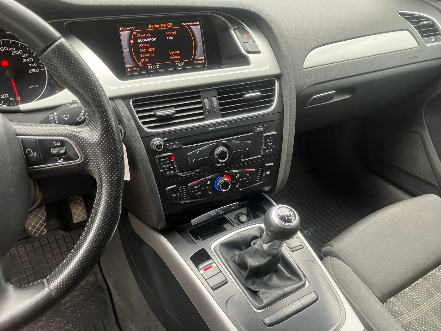 Car Image - 24tBzOic9Q99IJb4esD6j3