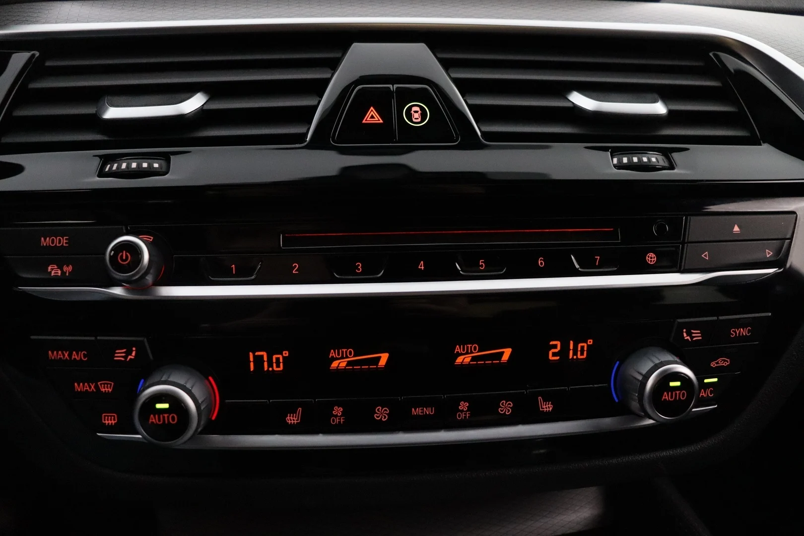 Car Image - U7DkEpVi0XkT4IRGsZBM0