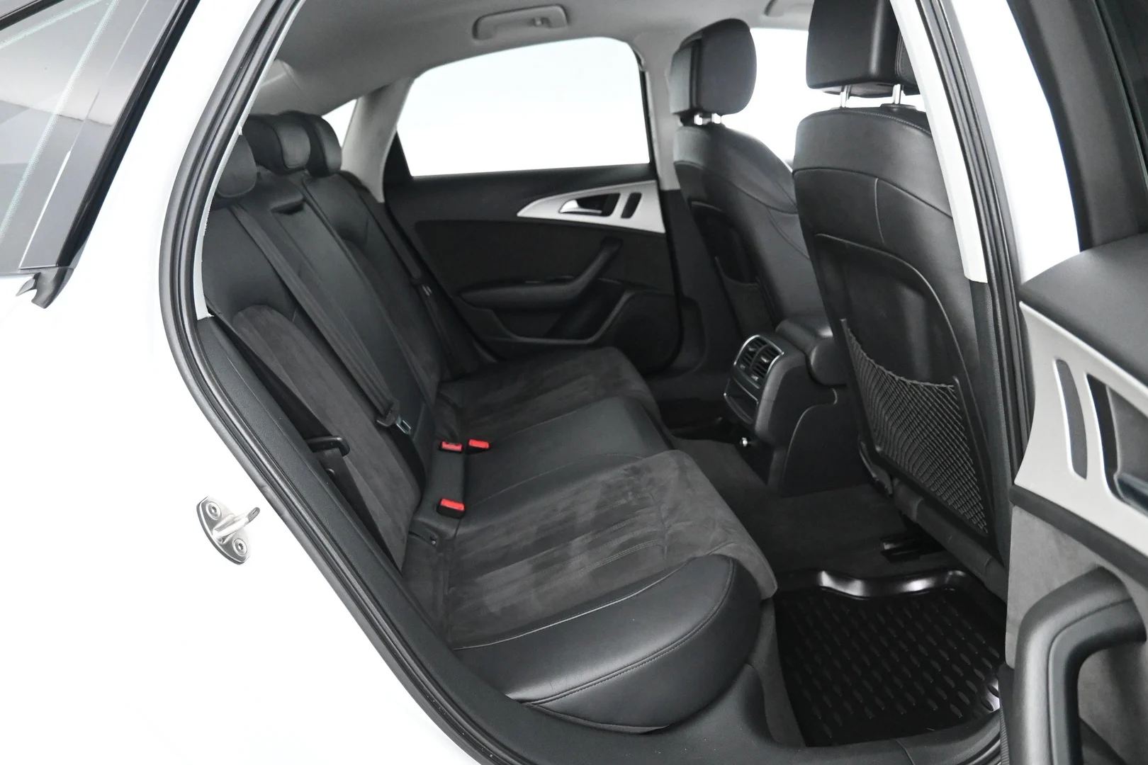 Car Image - 2M6WbS5v0Yo7MAR2w8GTmG