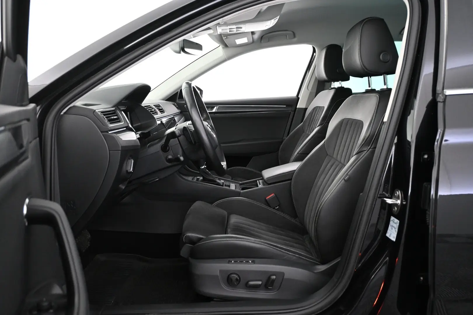 Car Image - 6q2Gvwu9dlnFDJctPHZM3K