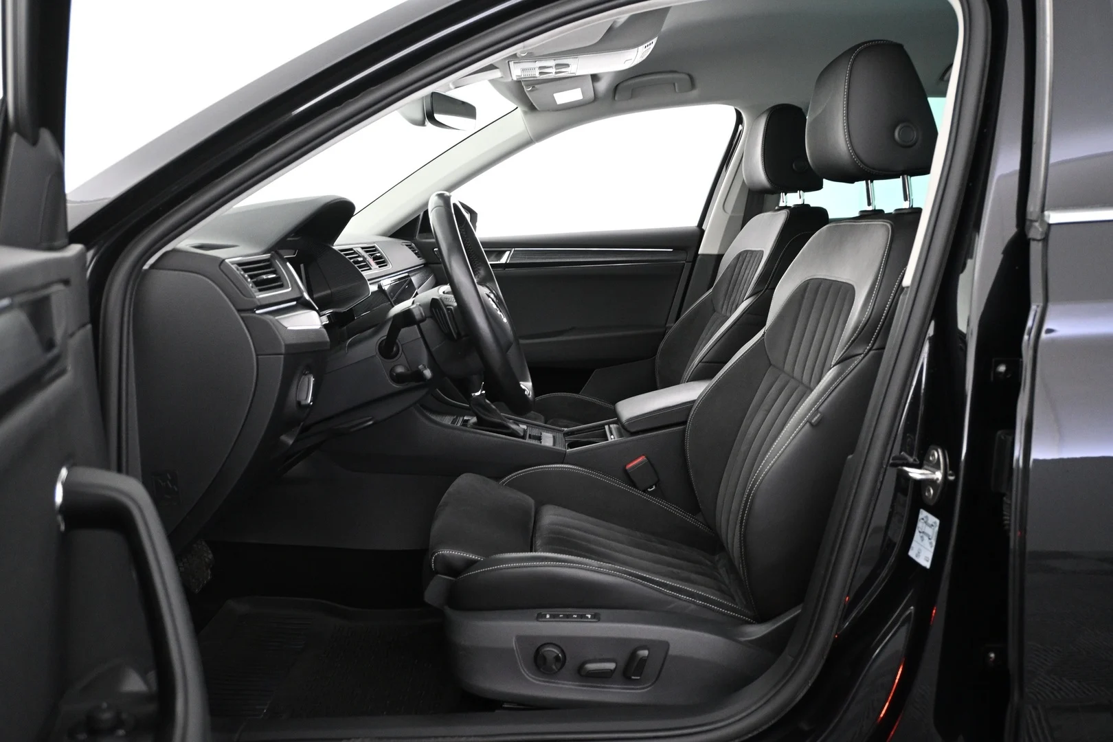 Car Image - 6q2Gvwu9dlnFDJctPHZM3K