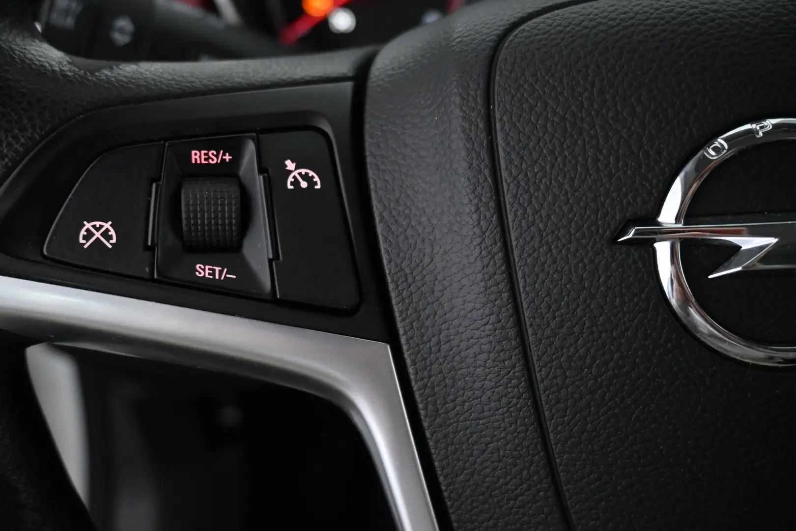 Car Image - 7uFYxQgrBJtc8YTlYIZF09