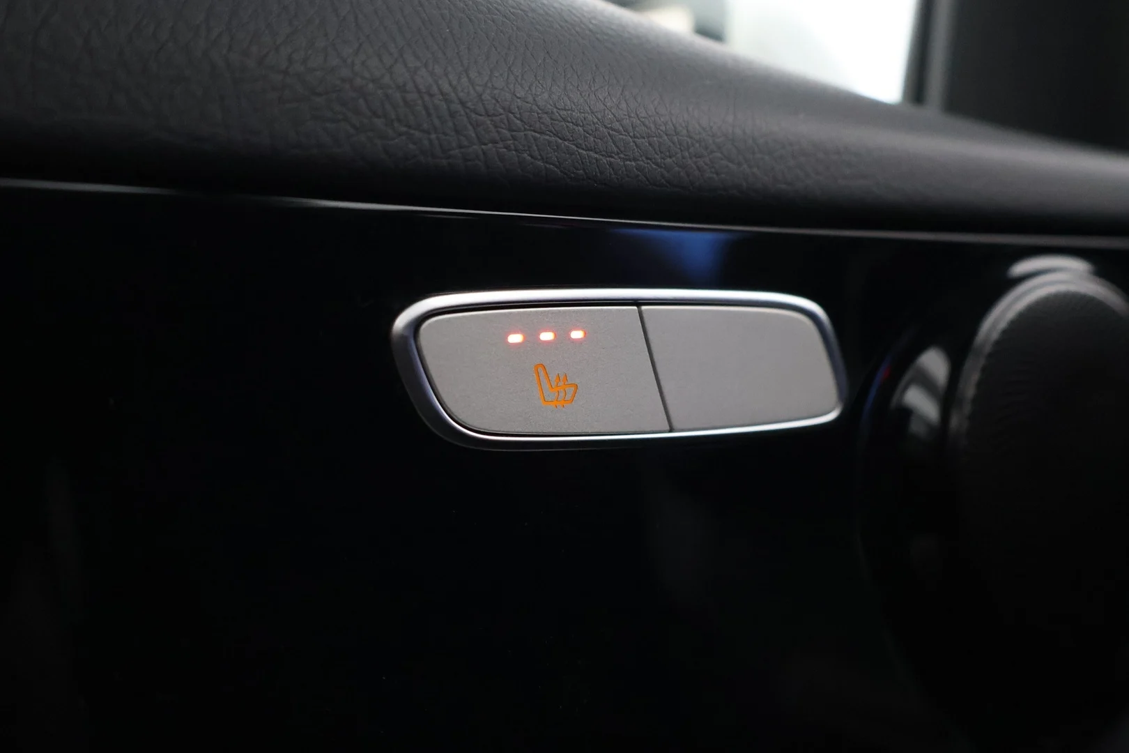 Car Image - 3axhwYe8TiX8fF233JpPJK