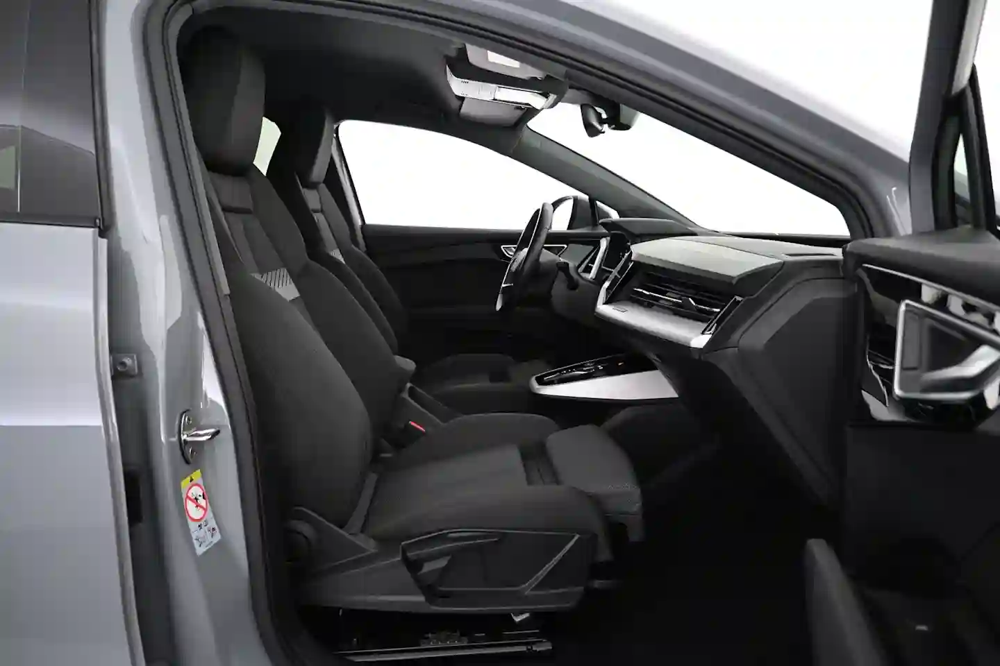 Car Image - 18gJPAwguVAKGDuuC7q7Z2