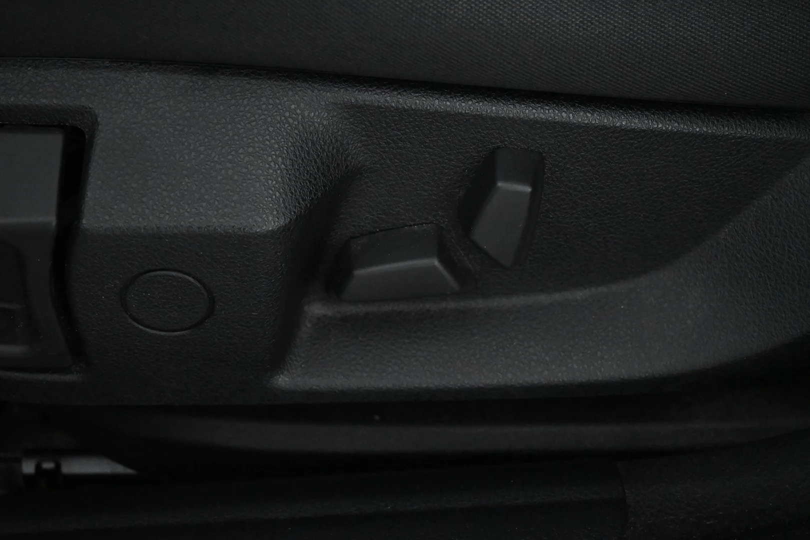 Car Image - 2Nxu3iKaGWjr40NLxiM6di