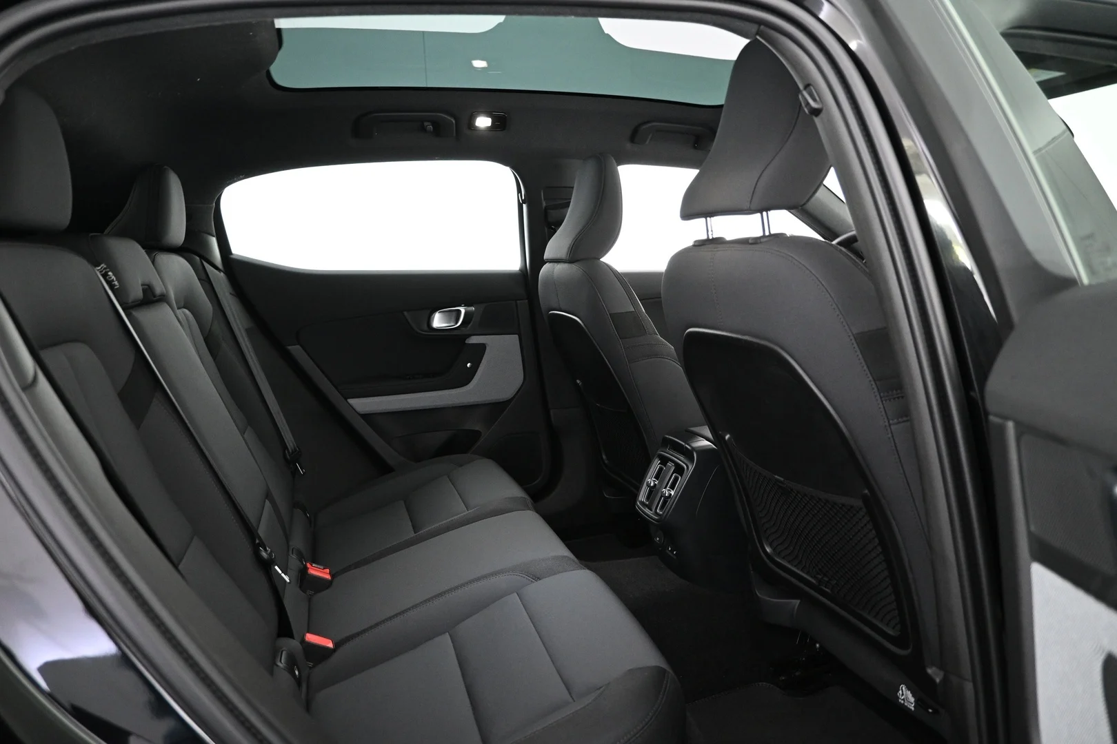 Car Image - eVpWje6PLxtfGJURdZvyd