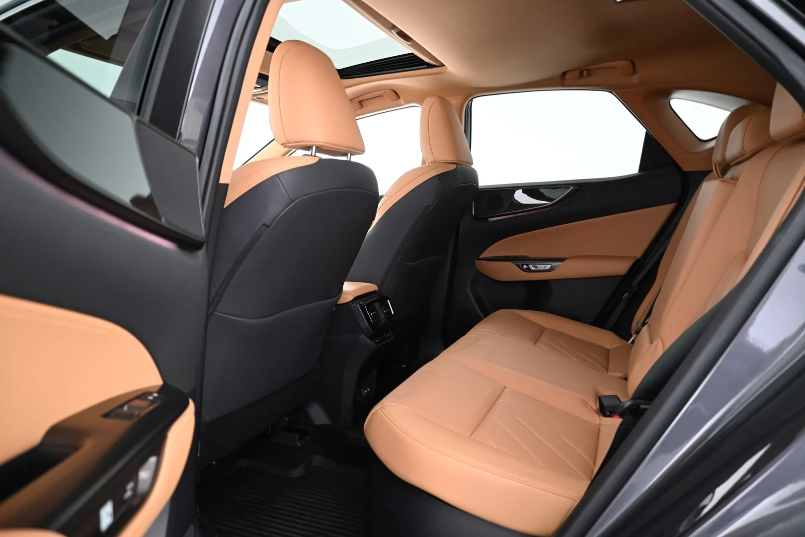 Car Image - 665uiFR3C3BXDKfnj0cSIz