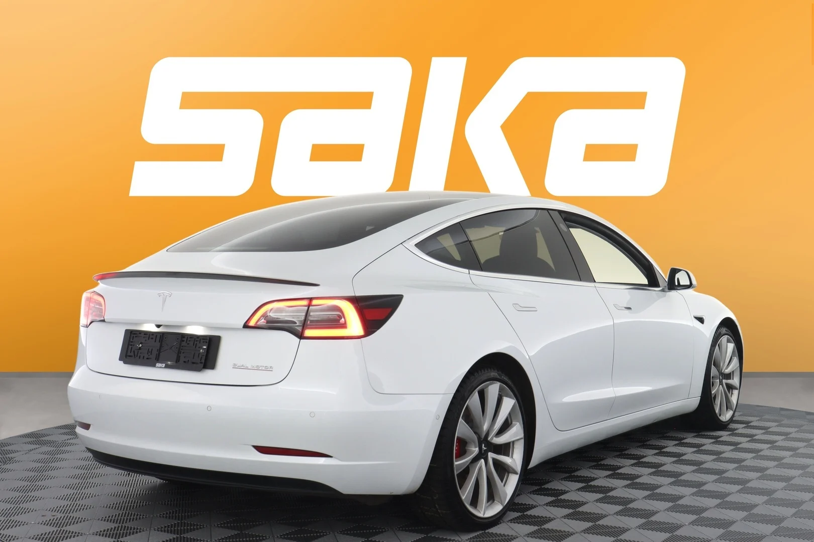 Car Image - eecBR8BOtYA1XN5zdm52q