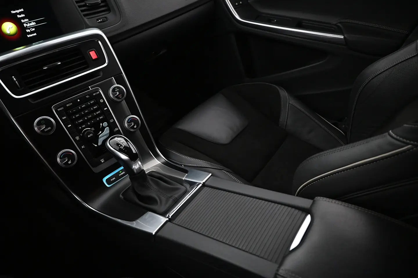 Car Image - 2a6RrzRoW0Datr04OZx5hr