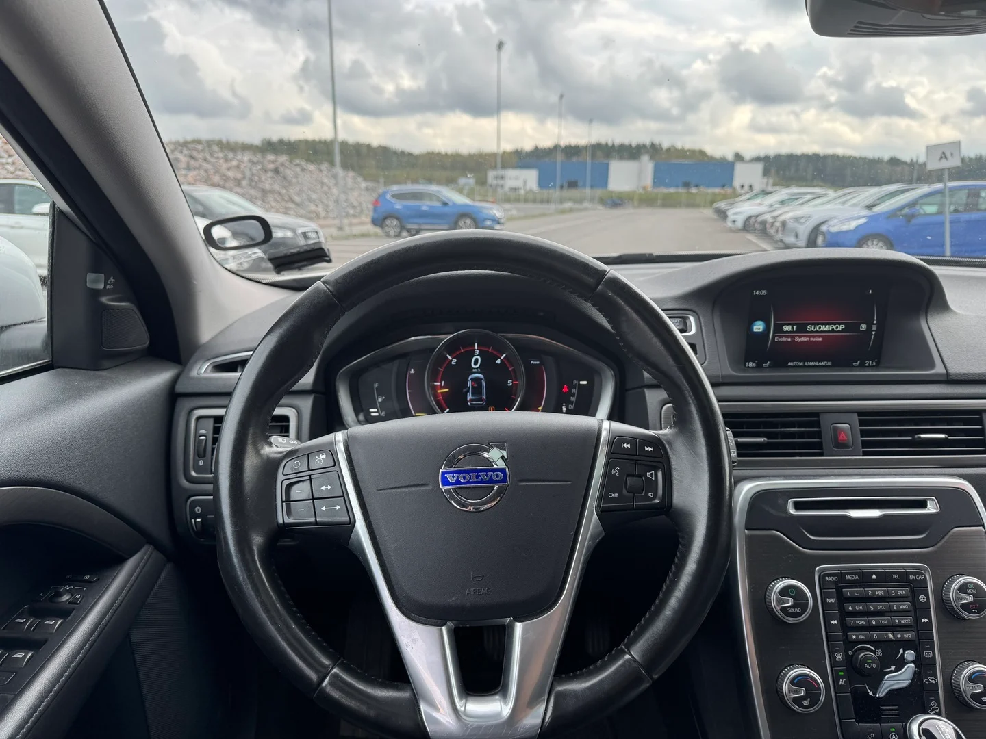 Car Image - 1nSuv9h44EyVXNWCzedXk4