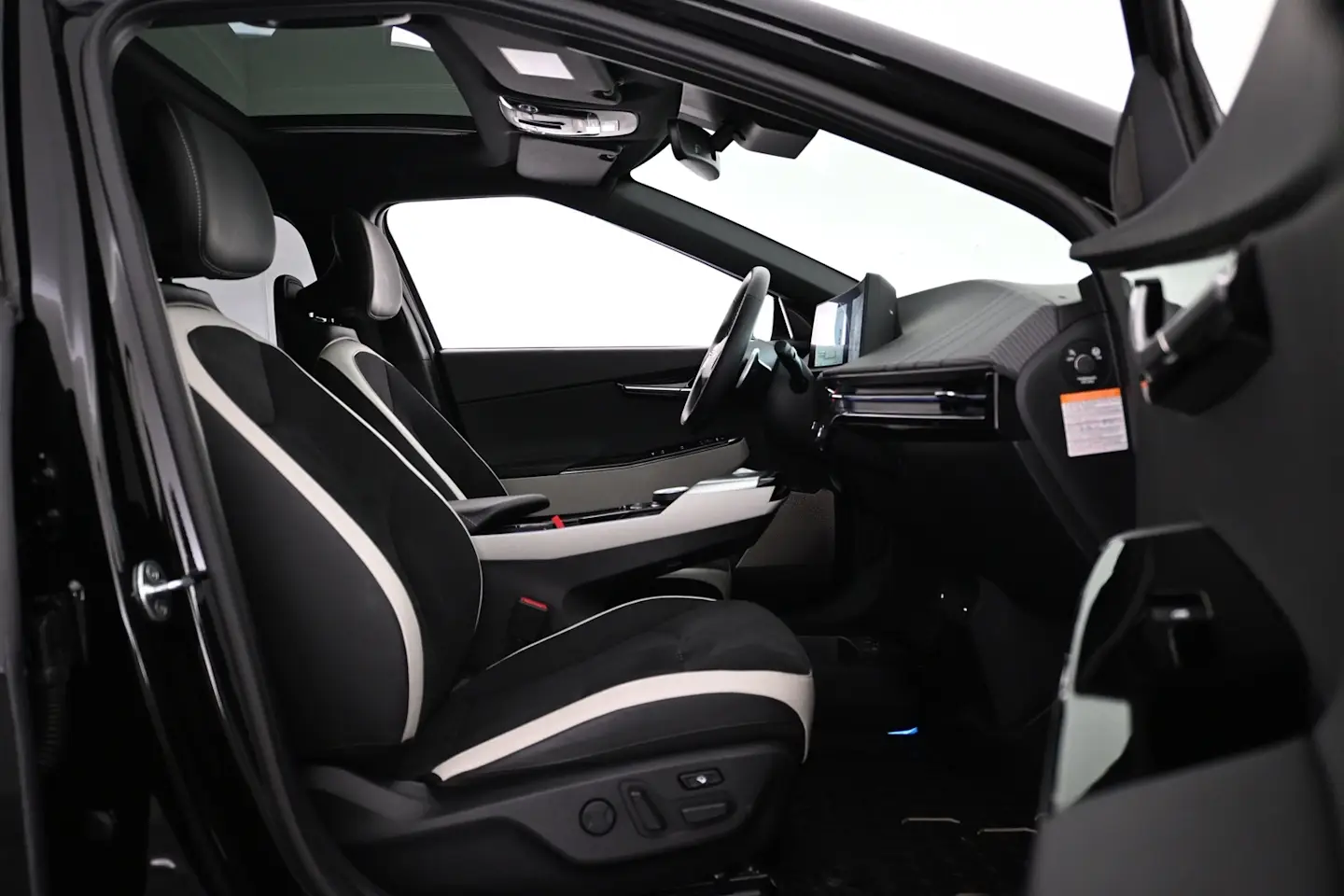 Car Image - 3SKNDgTG4zmmhzXNC604QA
