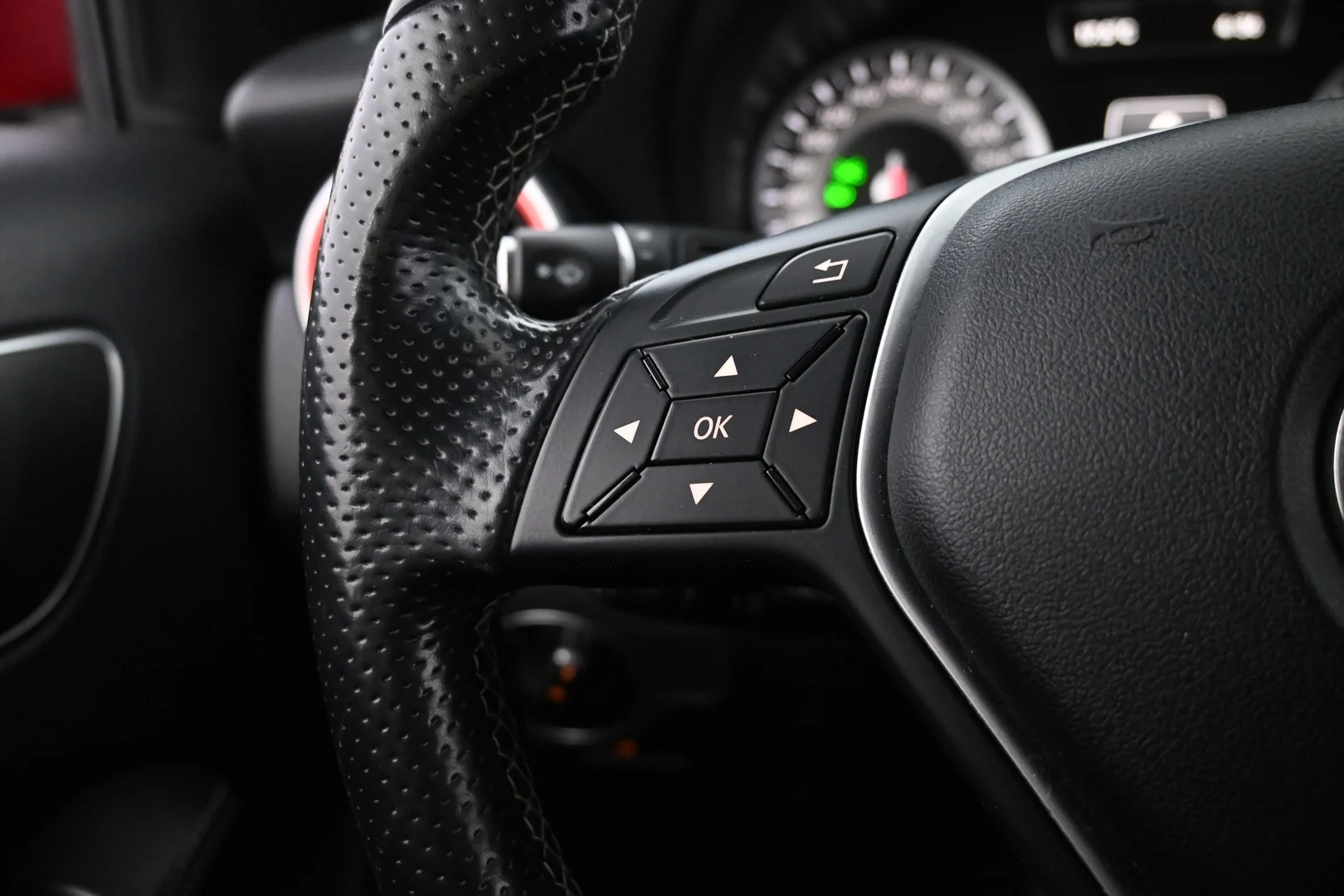 Car Image - 4pH1YVf6CQ5UKvODXJ9RnR