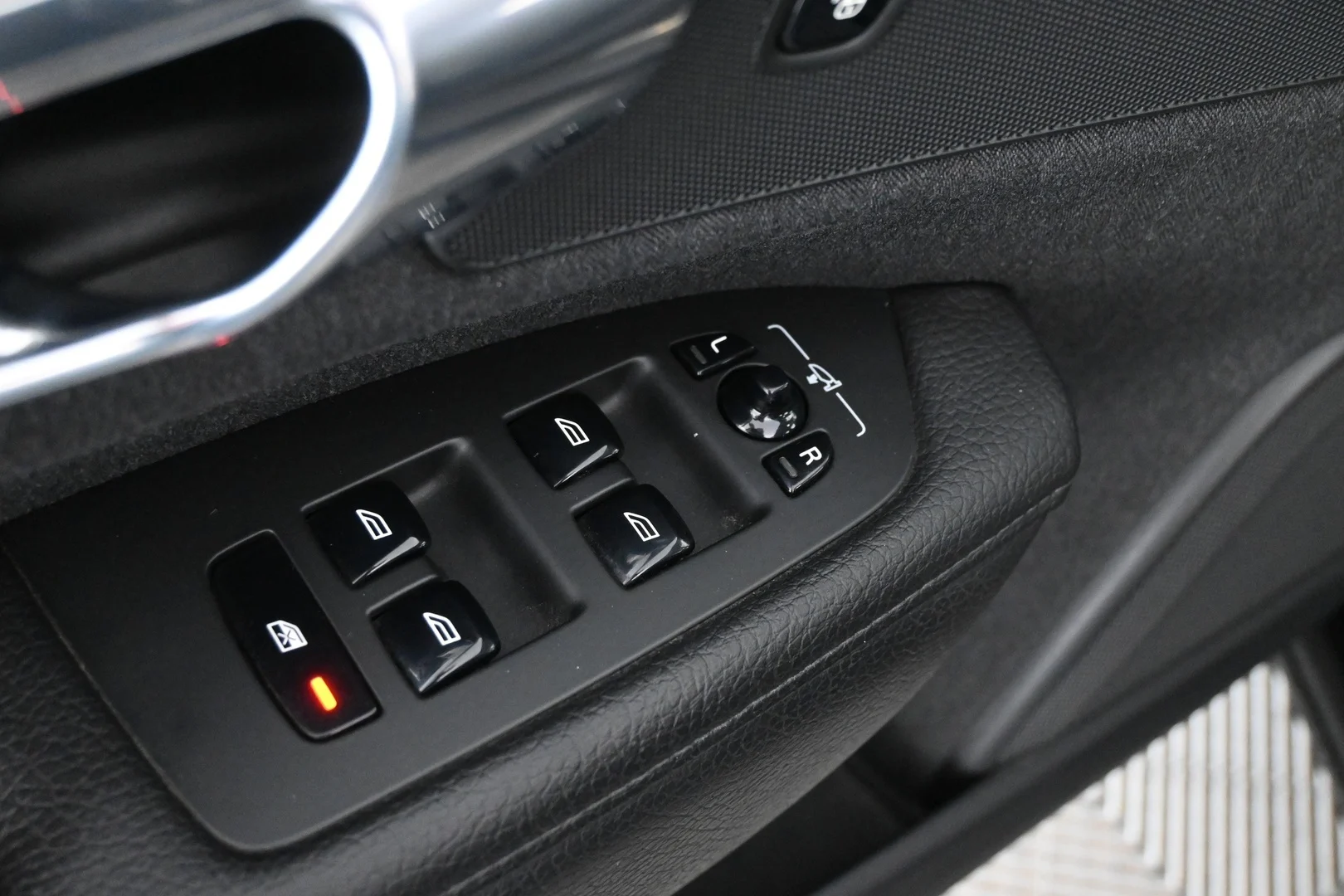 Car Image - 1GhW3ckCoL7Zix7tGcgBsE