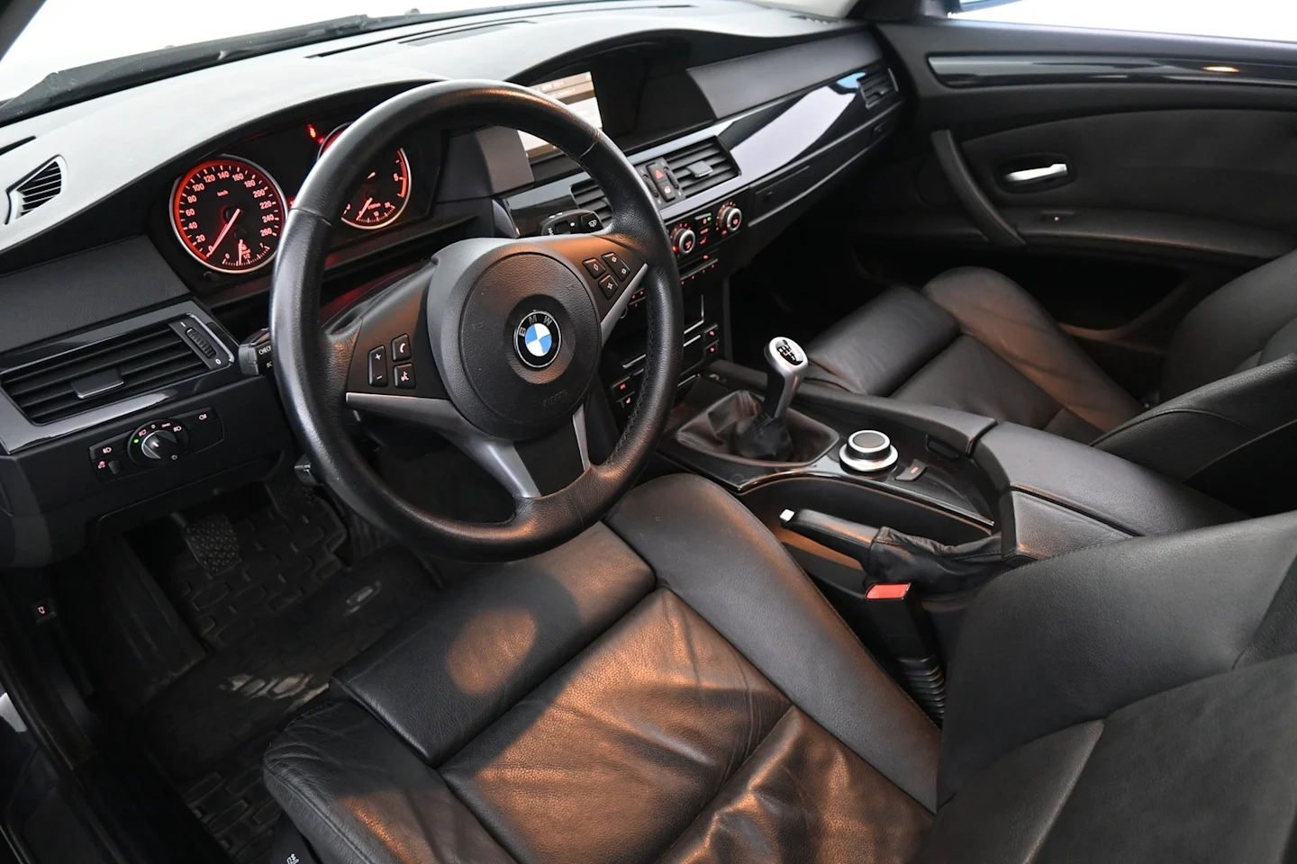 Car Image - mZjI4K01CfPavlRWmPKFT