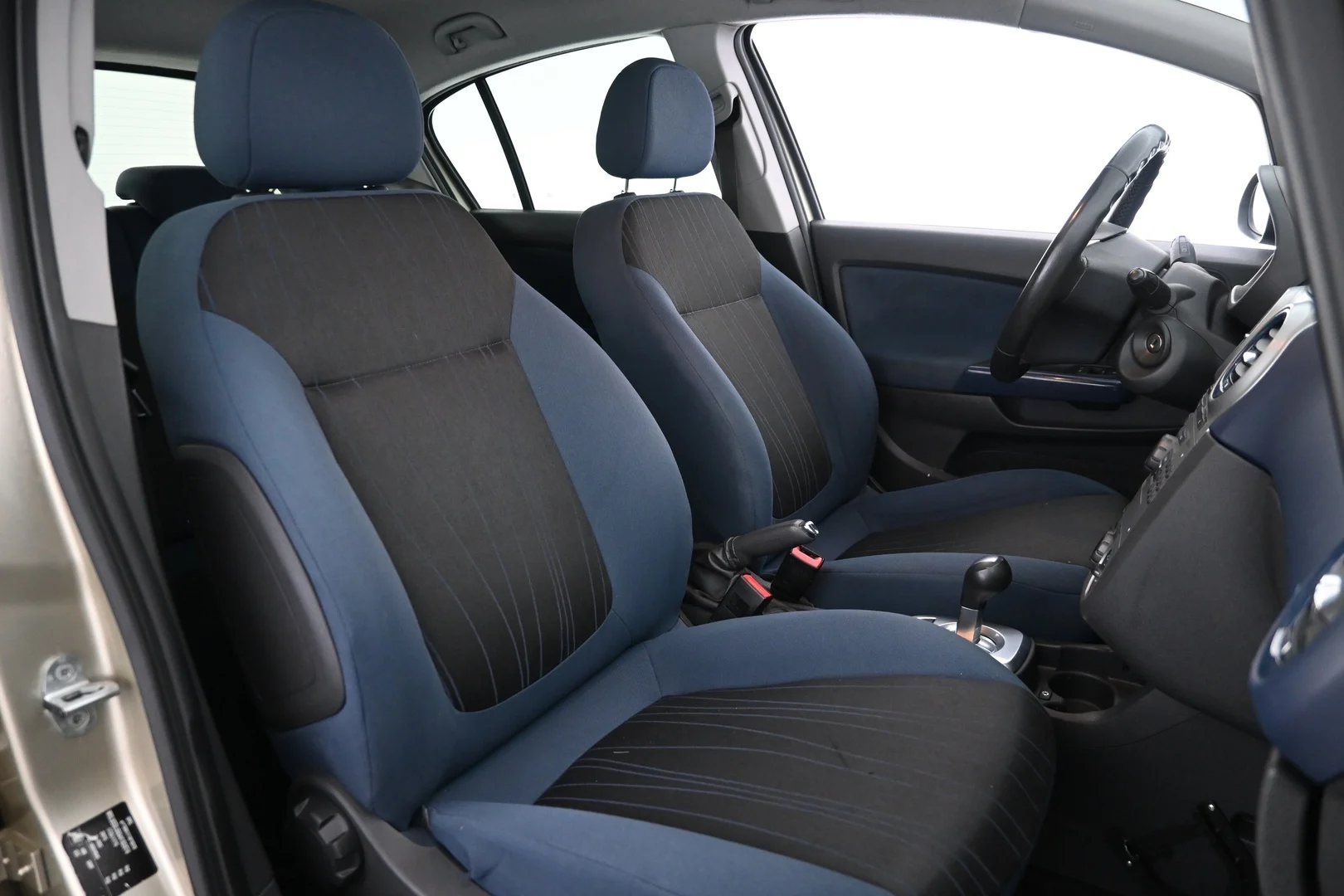 Car Image - 77W4pgDR2QLk4tqT1Q7qpv