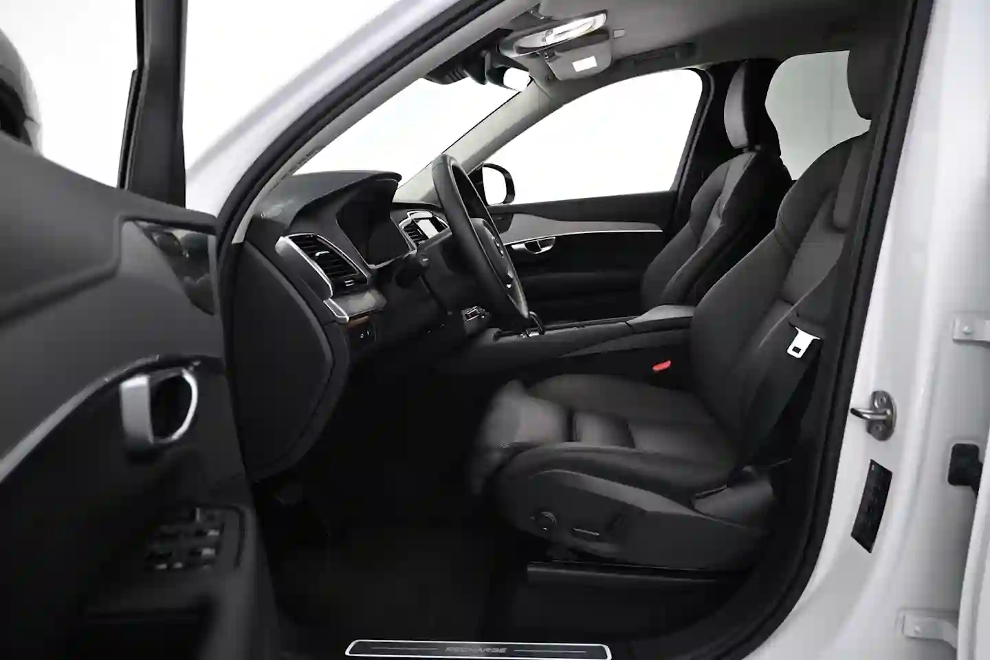 Car Image - 6o8AC9tRXoV5hGoi2MLqc9