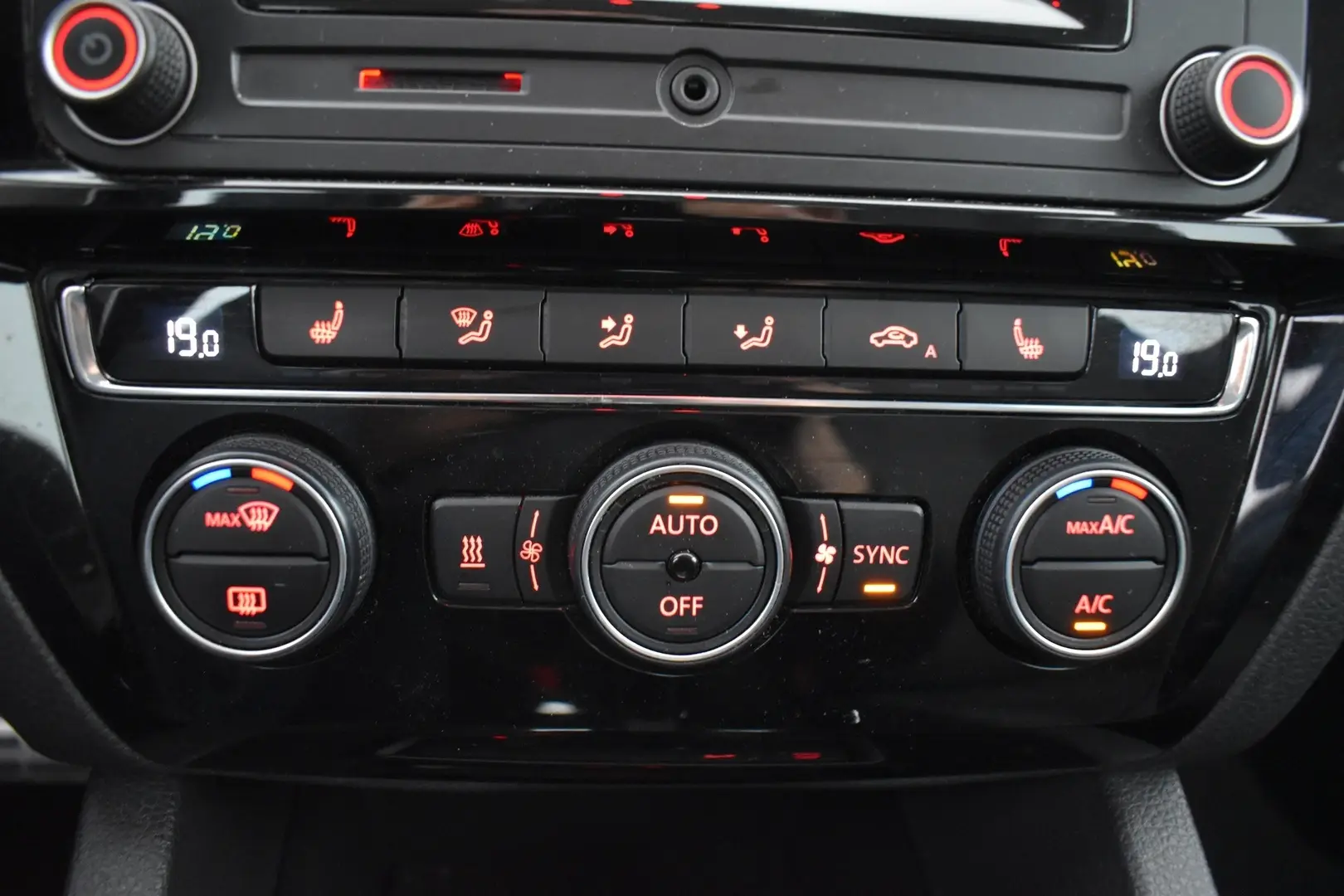 Car Image - 6NVBsqQZGOzp2uiCfmhnqj
