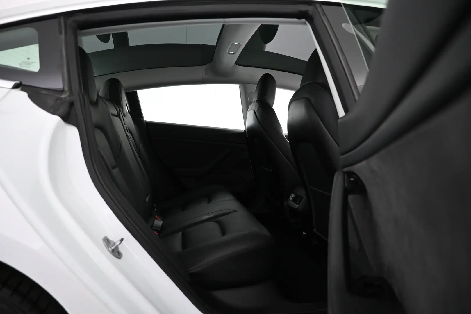 Car Image - 70kaeYIlcBuawUY2kAV0uE