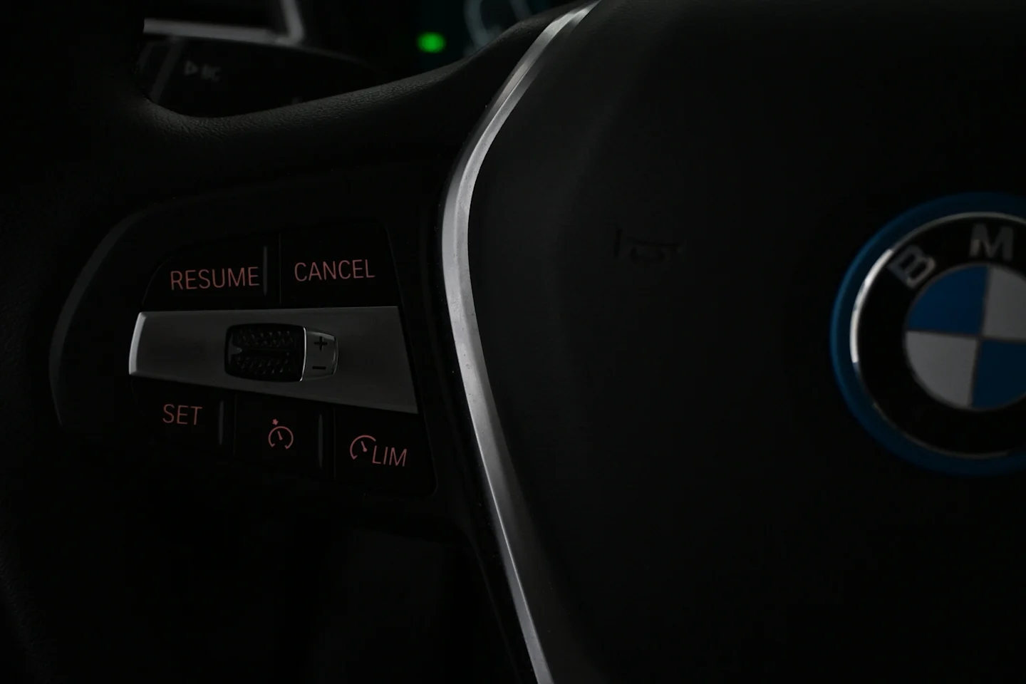 Car Image - 7wr95FDV3XKK4cwHYA16mP