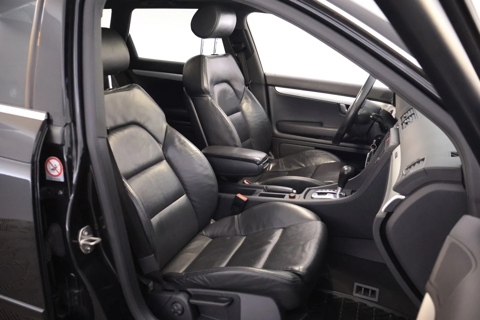 Car Image - 5h3MBOPGwTpGnFZCUZB6m9