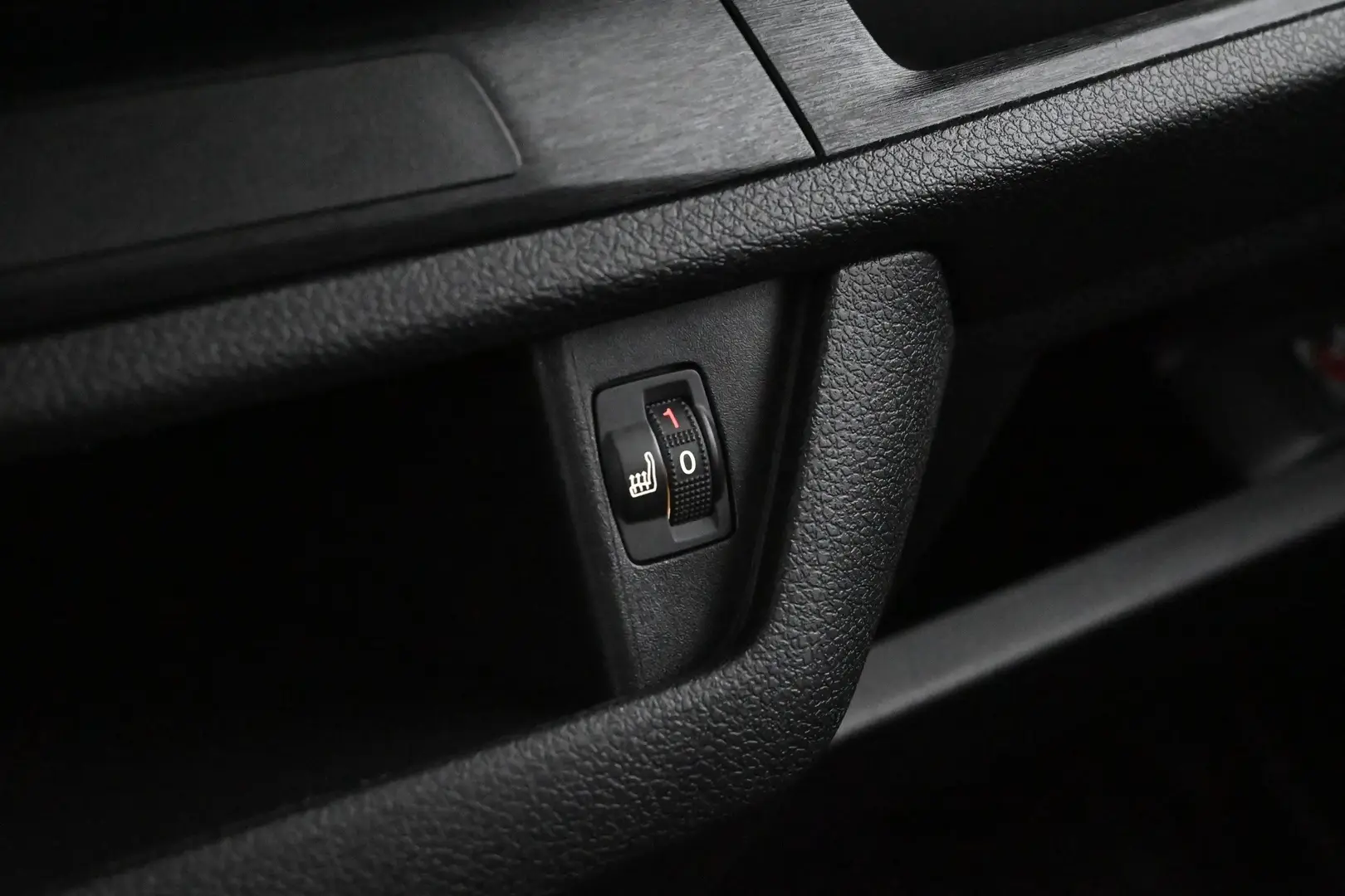 Car Image - 5aPqTAkAYmbvwWbGbHpSTP