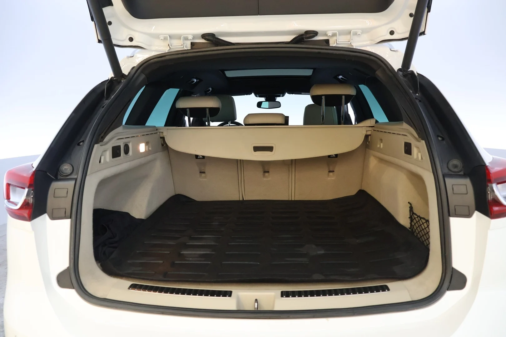 Car Image - 187iDpM8MbcMVm03uvrl65
