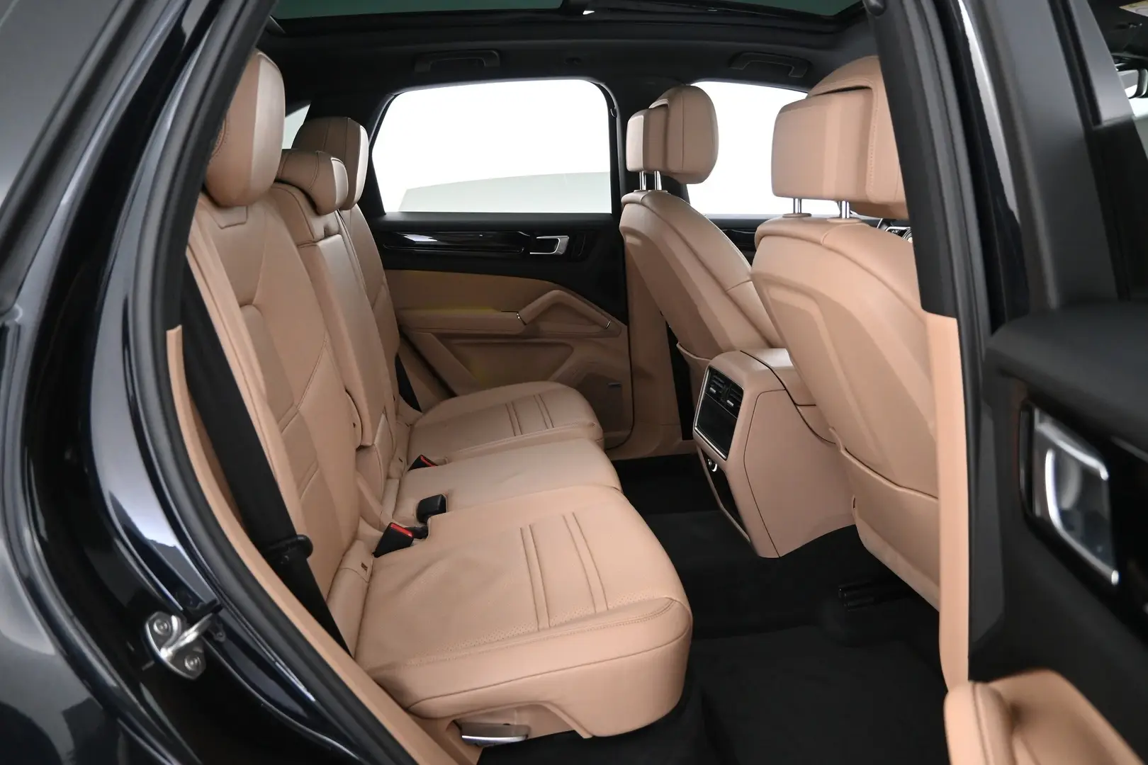 Car Image - 3AFkhPA6BWbNR0MGsWlOcd