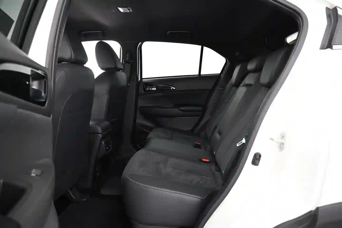 Car Image - 3raZM5CSLarTAEgBf48Rsl