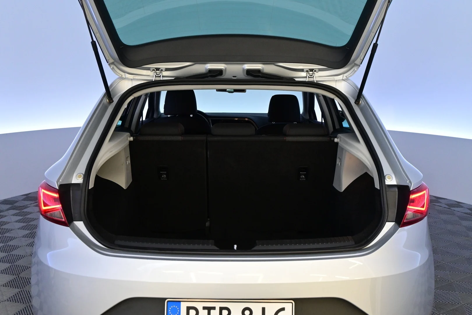 Car Image - 52UM5DxEID5j7e7HcePEcH