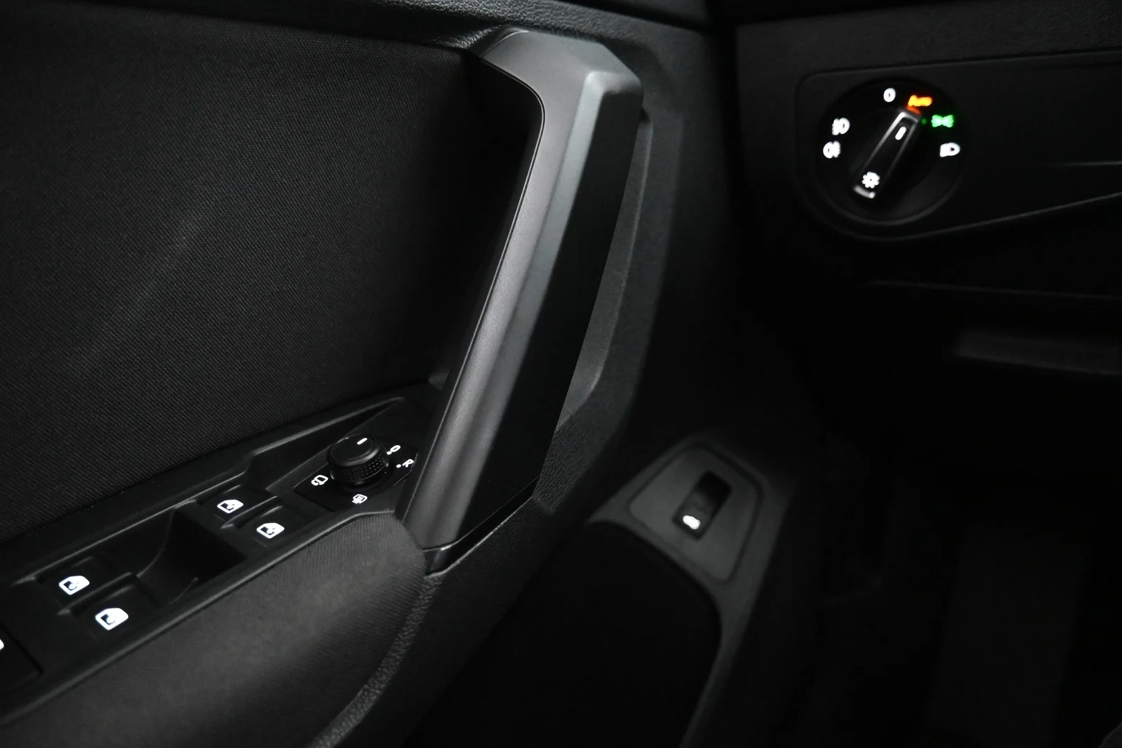 Car Image - 4CIMHLIKtVAs2B7JkNzL0f
