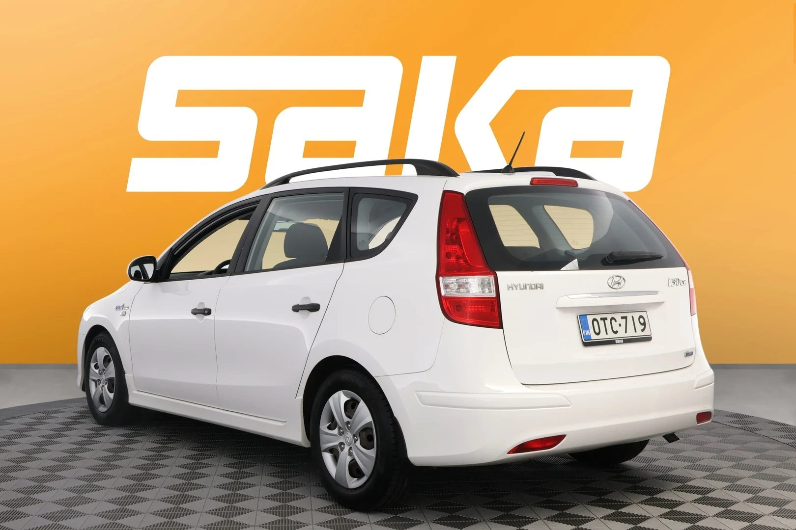 Car Image - NraiB6wjXa3HQwqUMTf60