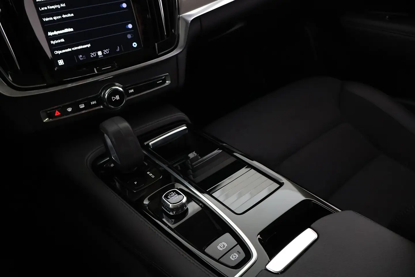 Car Image - 3YH1vpQW71BFXo5zbQGTJ6
