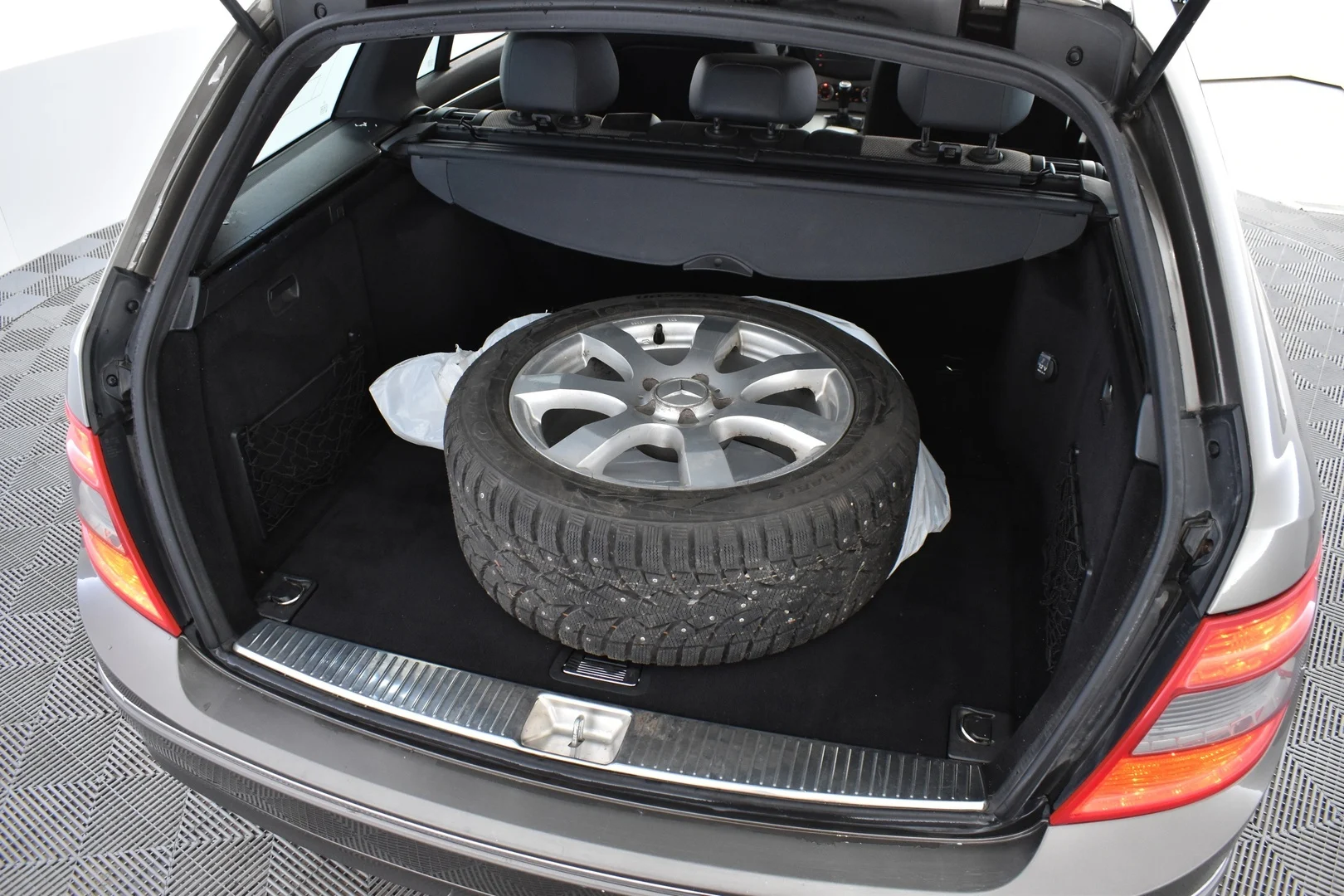 Car Image - 6eTrHugMzHNrSlXm8pELy