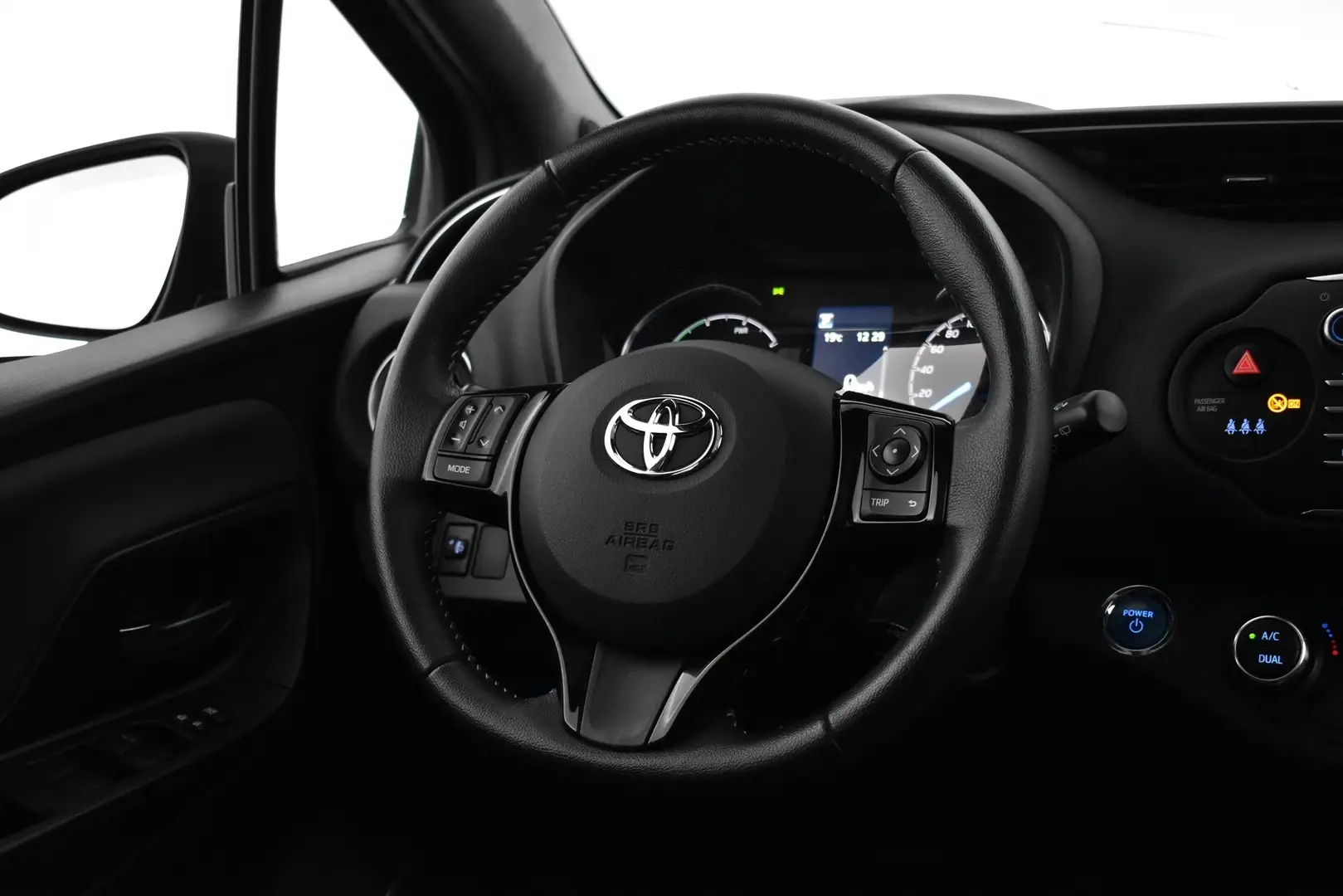 Car Image - 6AUnB3GlTlxyVLmGLVh8xx